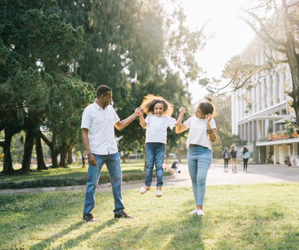 Zava Immigration Law An immigrant child is considered to be any child under the age of 18 with at least one immigrant parent in the United States.