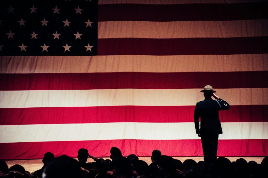 Zava Immigration Law Si sirvió en el Ejército de los Estados Unidos podría acceder a la ciudadanía americana